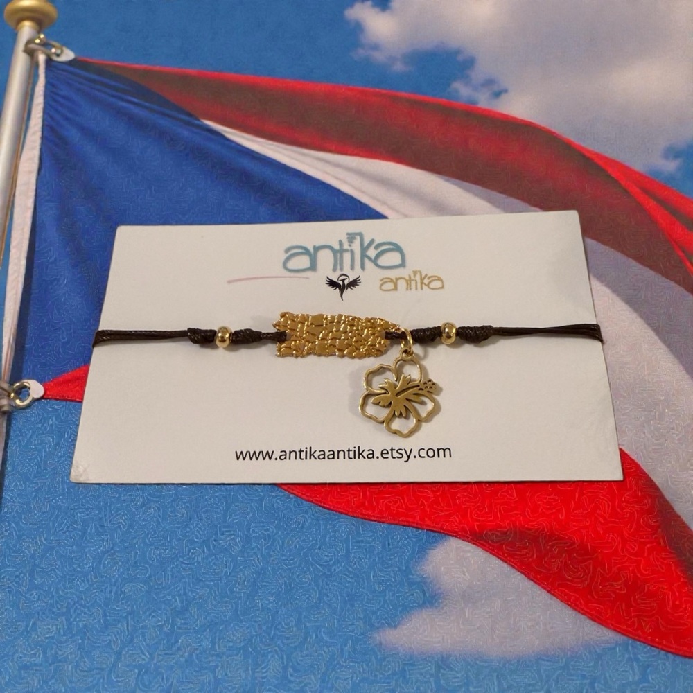Gold Flower Charm Bracelet